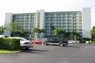 2232 N Cypress Bend Dr #307, Pompano Beach: photo 1 of 22