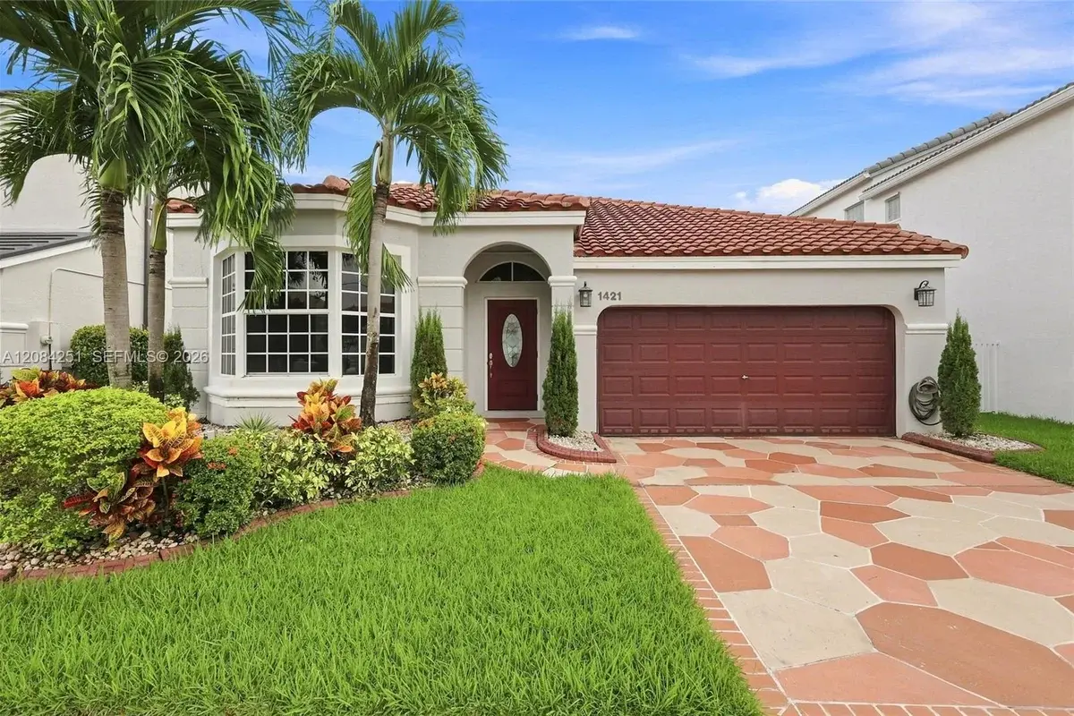 1421 NW 159th Ave, Pembroke Pines: photo 1 of 12