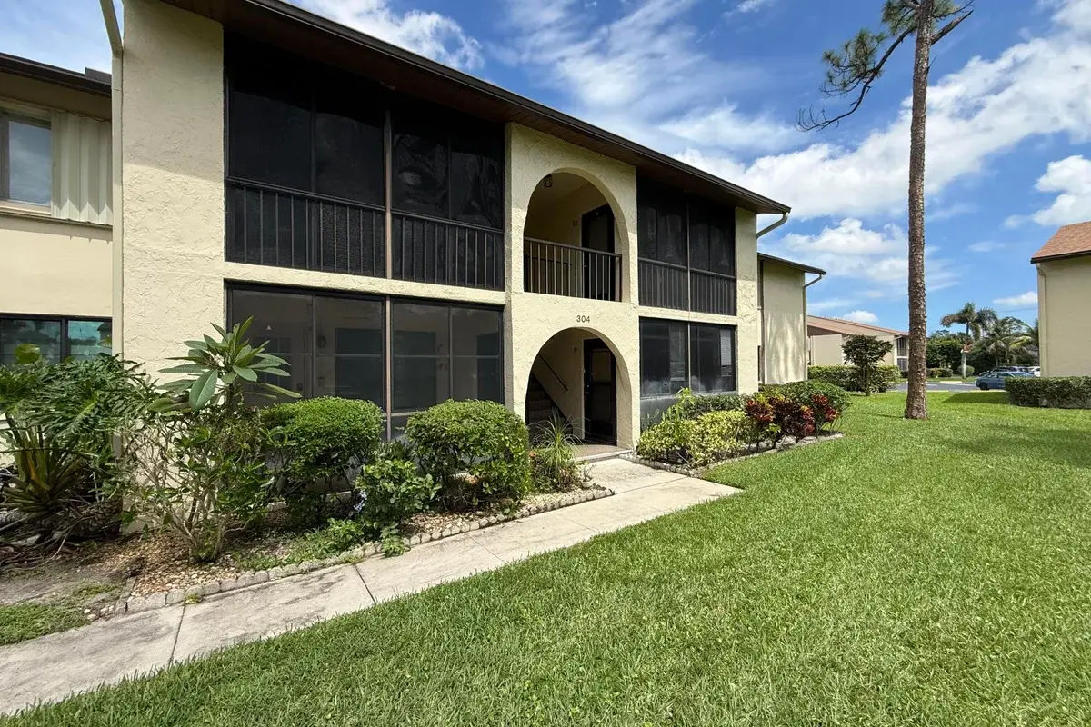 304 Knotty Pine Cir #B-2, Lake Worth: photo 1 of 28