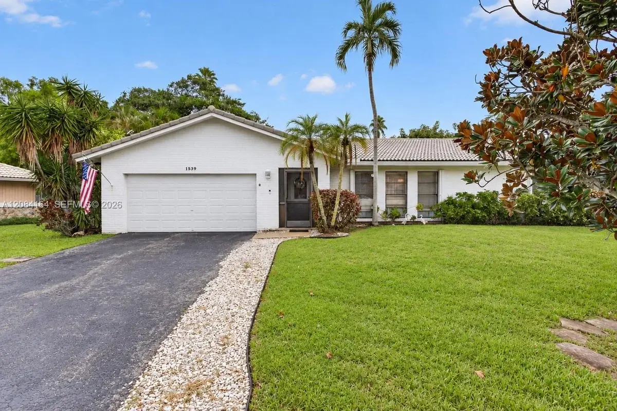 1539 NW 110th Ter, Coral Springs: photo 1 of 36