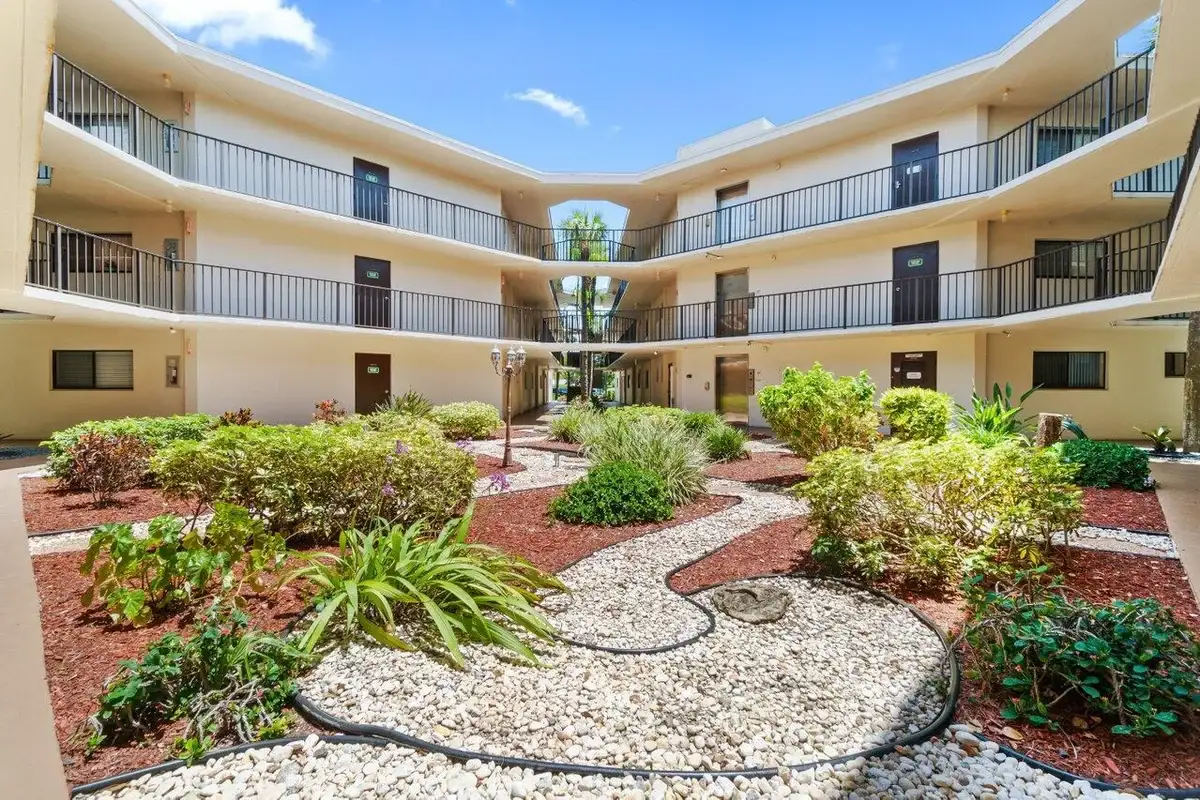 5100 Las Verdes Cir #316, Delray Beach: photo 1 of 24