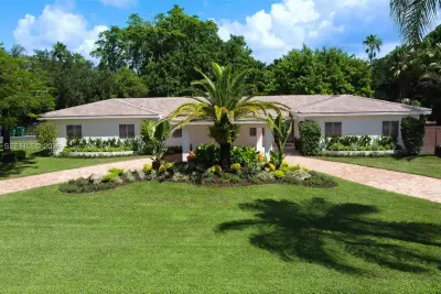 7895 SW 76th Ter, Miami: photo 1 of 27