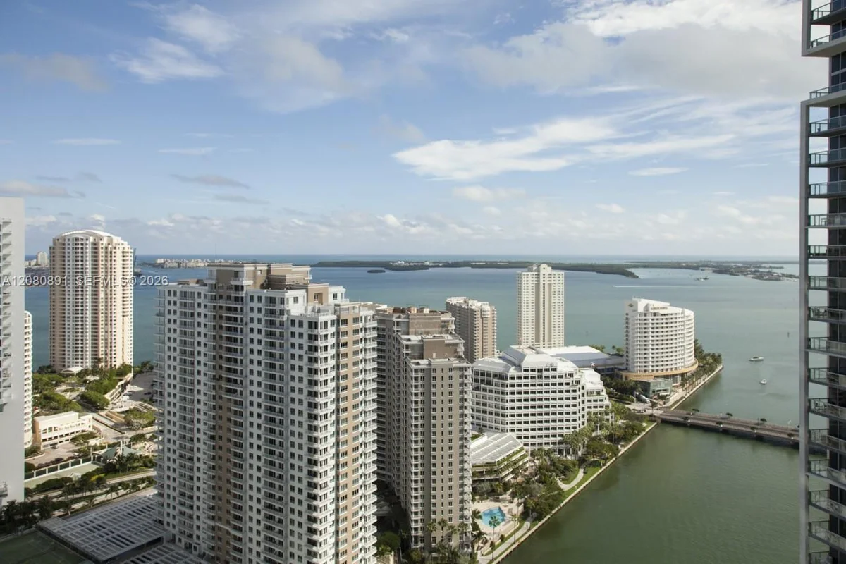 475 Brickell Ave #3507, Miami: photo 1 of 17