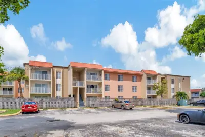 4804 NW 79th Ave #102, Doral: photo 1 of 16