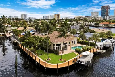 2761 SE 9th St, Pompano Beach: photo 1 of 53
