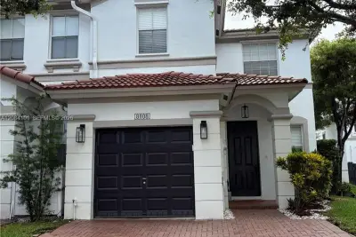 8108 NW 108th Ct, Doral: photo 1 of 45