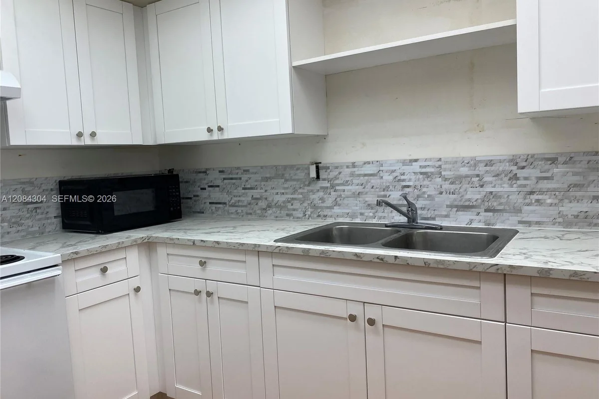 10000 NW 80 Ct #2537, Hialeah Gardens: photo 1 of 14