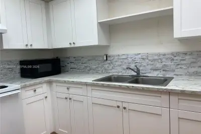 10000 NW 80 Ct #2537, Hialeah Gardens: photo 1 of 14