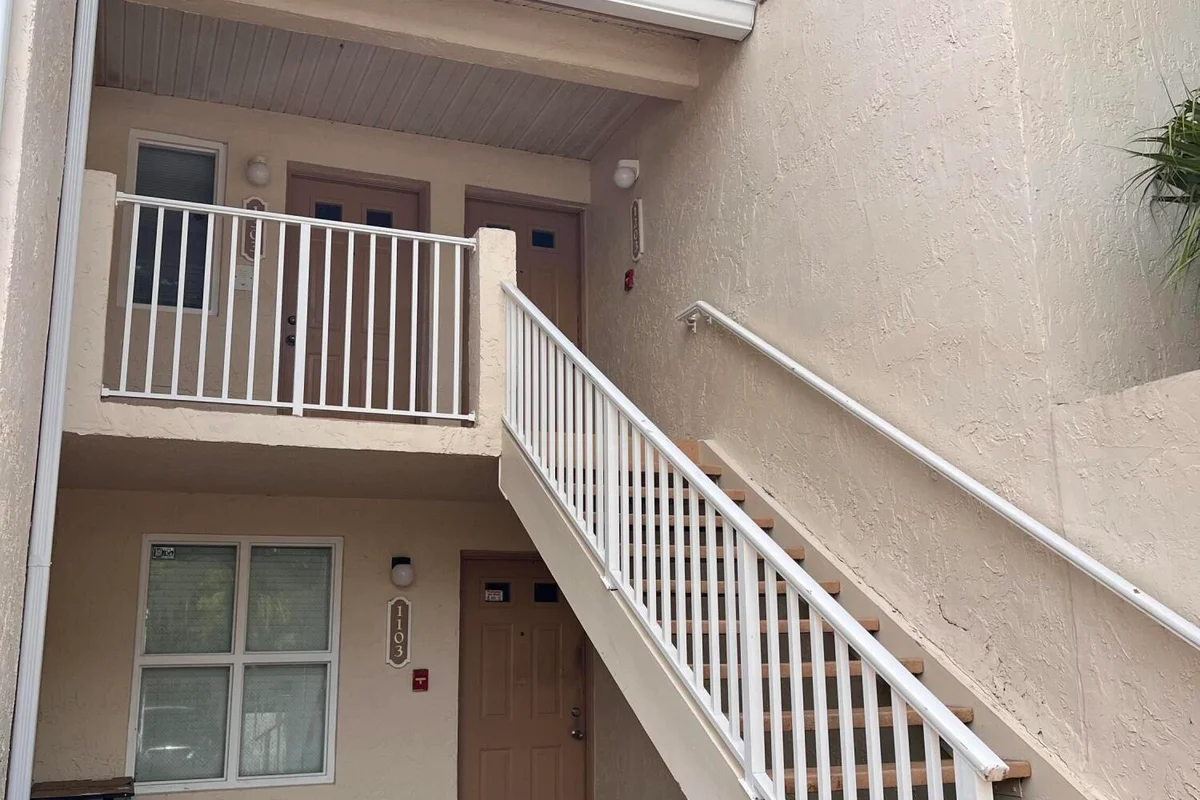 1103 Glenmoor Dr, West Palm Beach: photo 1 of 26