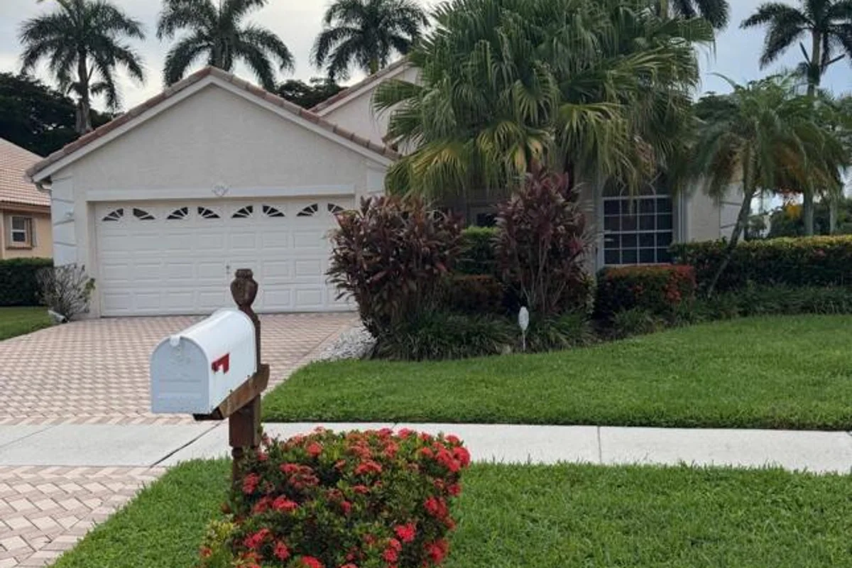 1951 Oak Berry Cir, Wellington: photo 1 of 6