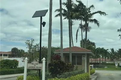 10228 Twin Lakes Dr #16-E, Coral Springs: photo 1 of 26