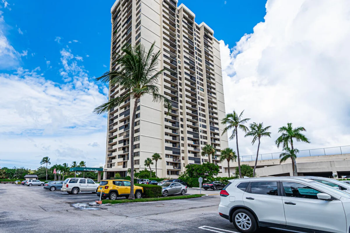 5600 N Flagler Dr #203, West Palm Beach: photo 1 of 31