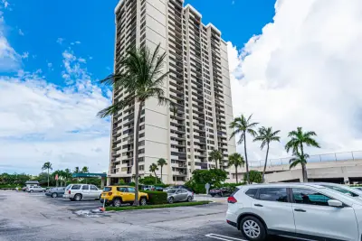 5600 N Flagler Dr #203, West Palm Beach: photo 1 of 31