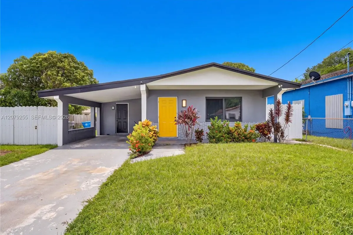 5724 SW 18th St, West Park: photo 1 of 30