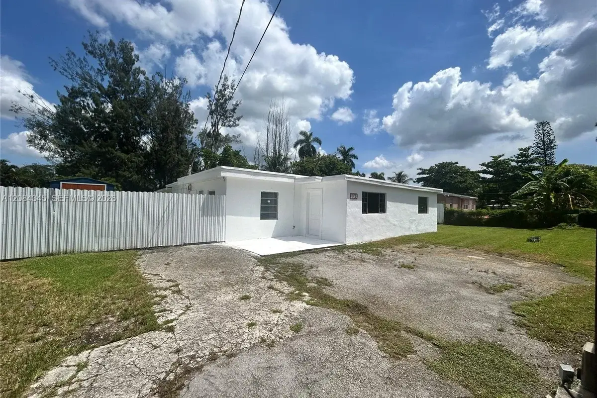1843 NW 107th St, Miami: photo 1 of 65