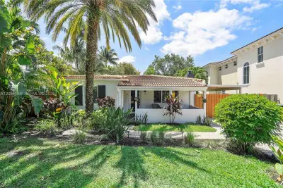 705 SW 8th Ave, Fort Lauderdale: photo 1 of 39