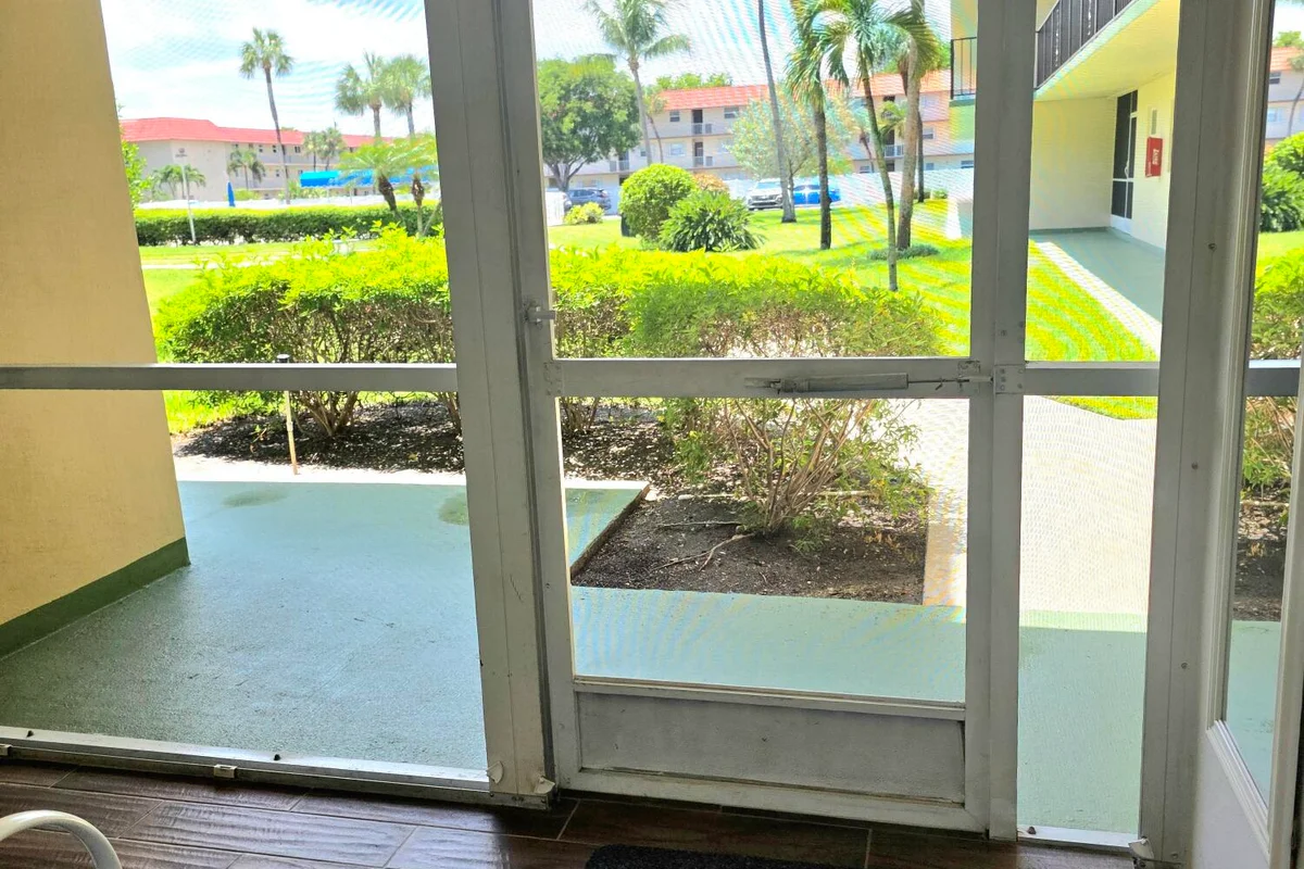 804 SE 7th St #101, Deerfield Beach: photo 1 of 19