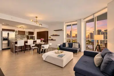1900 N Bayshore Dr #1518, Miami: photo 1 of 25