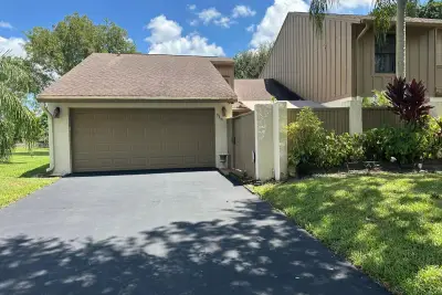 316 Wood Dale Dr, Wellington: photo 1 of 22