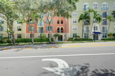780 S Sapodilla Ave #412, West Palm Beach: photo 1 of 19