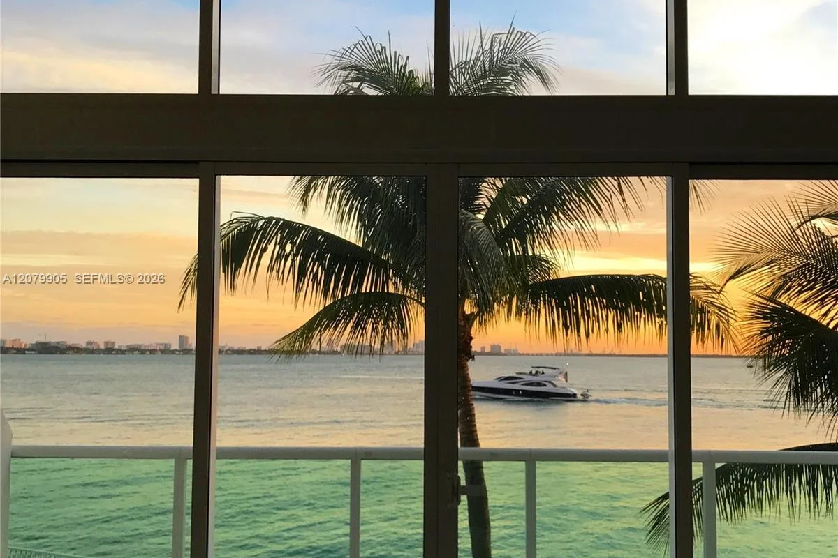2000 Bay Dr #208, Miami Beach: photo 1 of 29