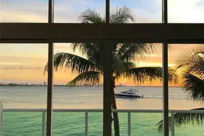 2000 Bay Dr #208, Miami Beach: photo 1 of 29