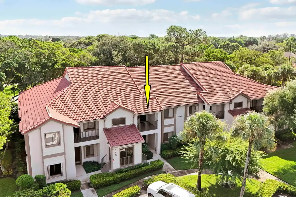 1143 Duncan Cir #202, Palm Beach Gardens: photo 1 of 31