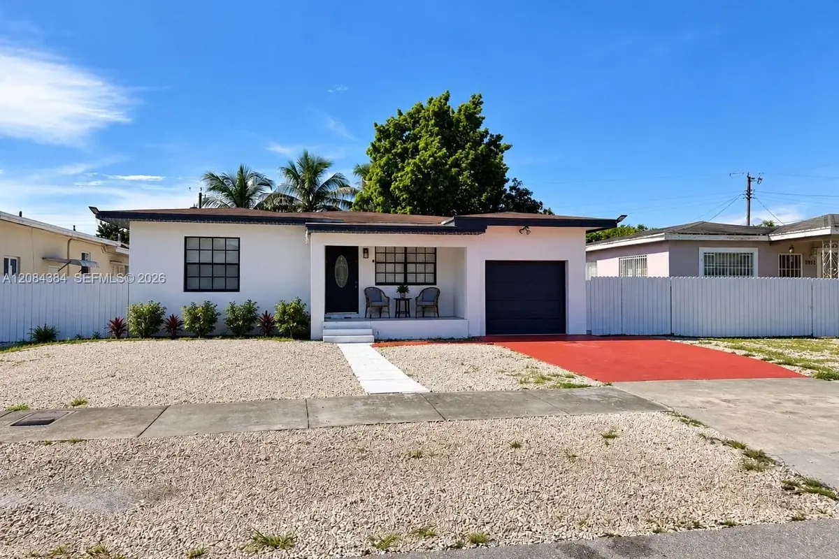 House in Miami: photo 1 of 5
