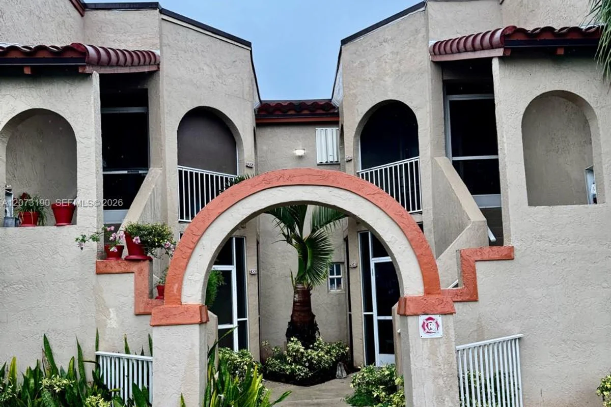 333 SW 86th Ave #104, Pembroke Pines: photo 1 of 16