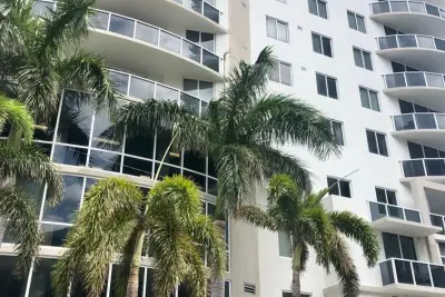 601 NE 23rd St #907, Miami: photo 1 of 11