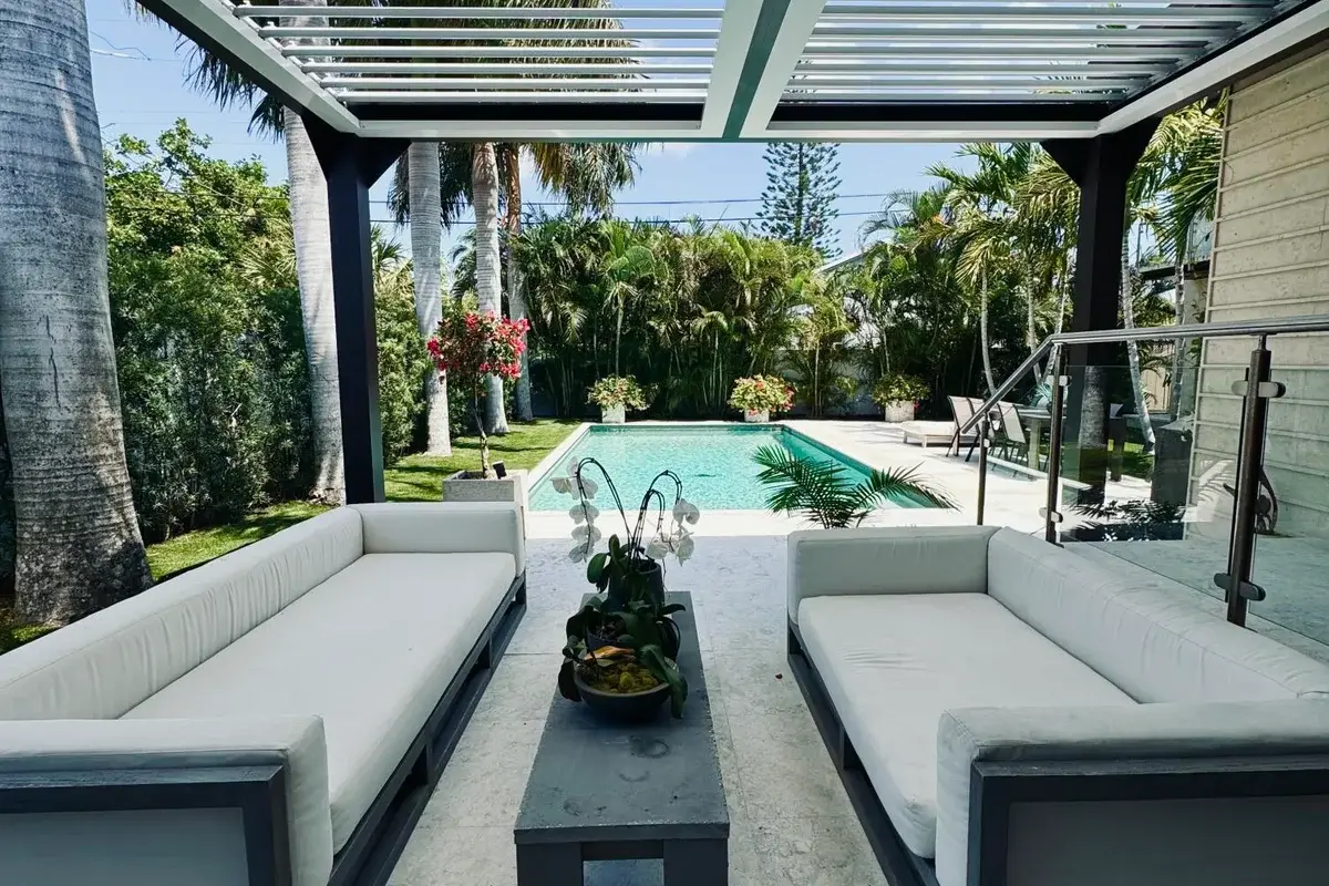 301 Palmetto St, West Palm Beach: photo 1 of 23