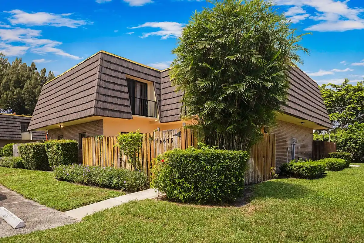 4675 Cherry Rd, West Palm Beach: photo 1 of 30