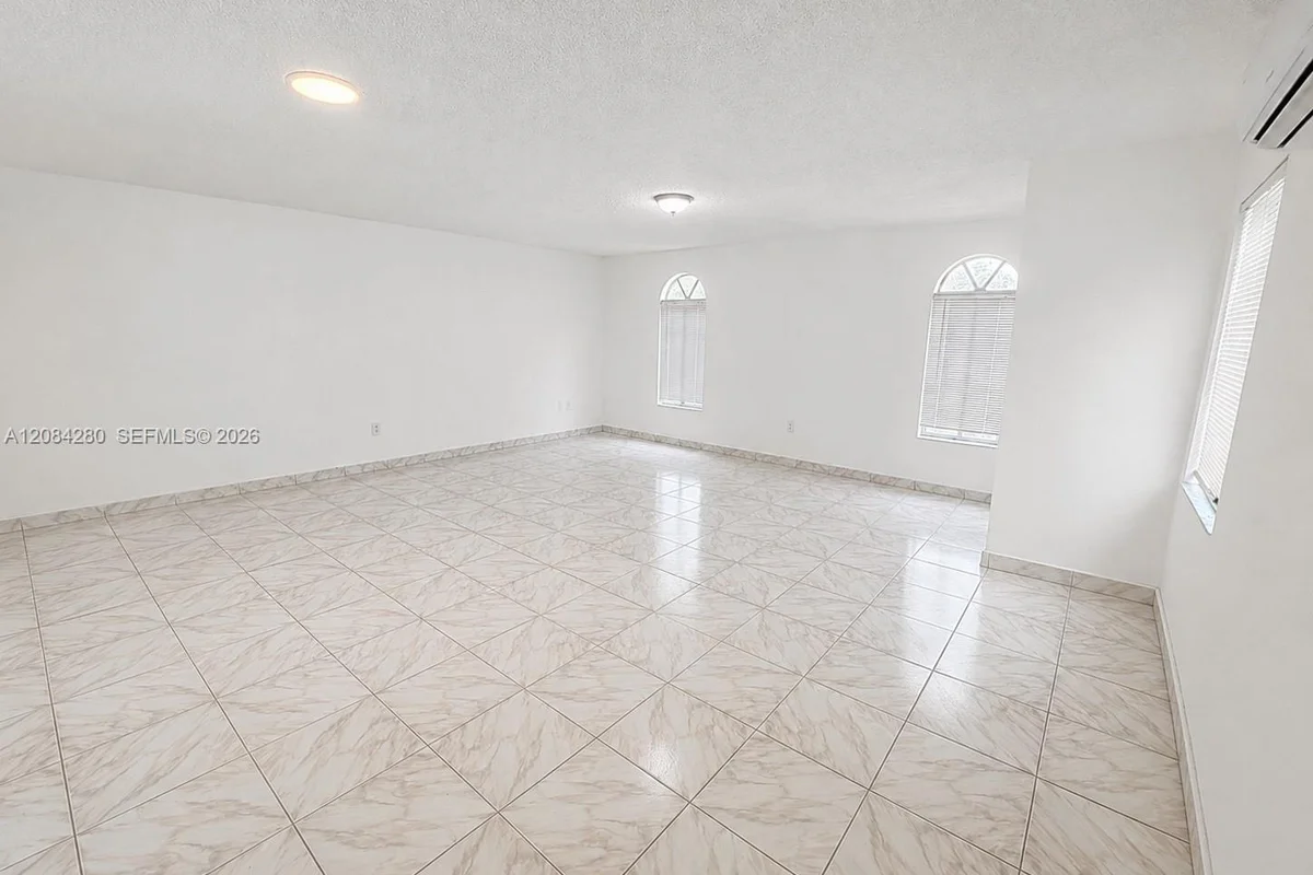 Home in Miami: photo 1 of 7