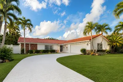 10873 Magnolia St, Palm Beach Gardens: photo 1 of 17