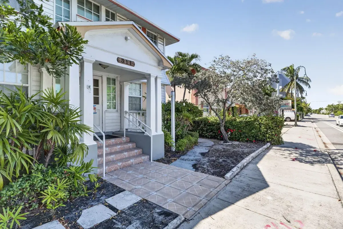 311 N Federal #9, Lake Worth Beach: photo 1 of 24