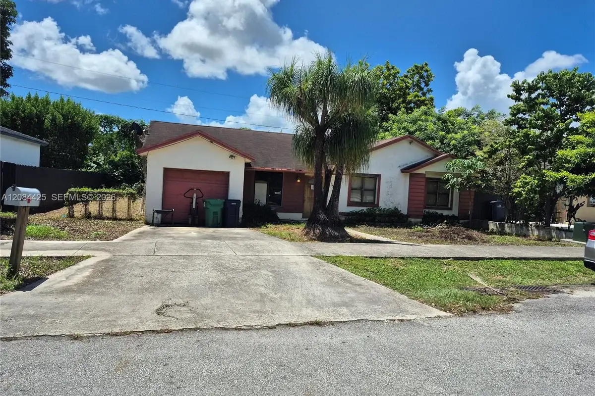 House in Homestead: photo 1 of 1