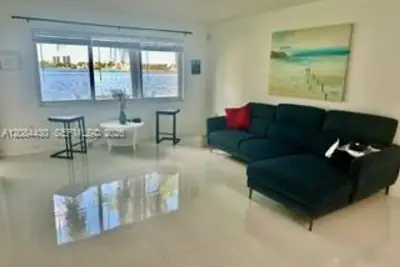 18901 NE 14th Ave #104, Miami: photo 1 of 22