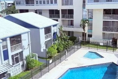 2029 NW 46th Ave #E402, Lauderhill: photo 1 of 12