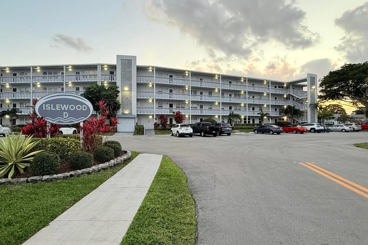 4015 Islewood D, Deerfield Beach: photo 1 of 66