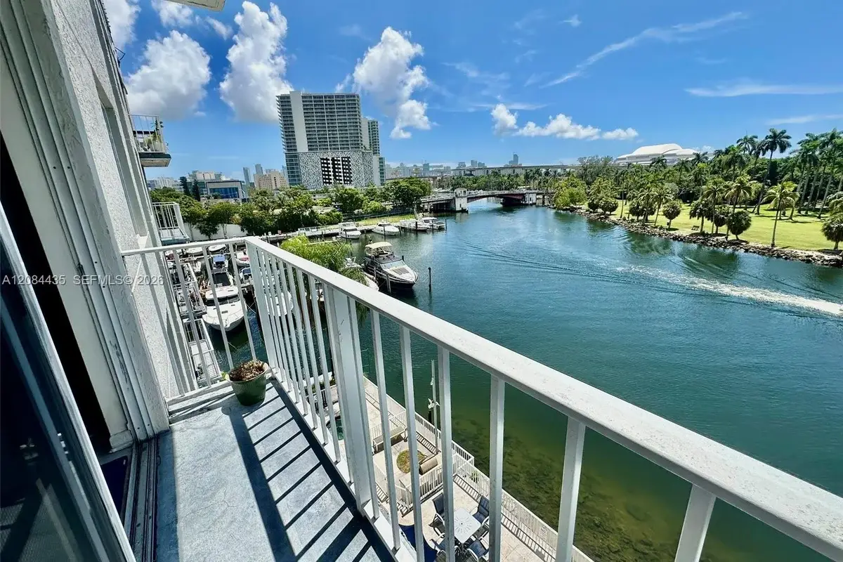 1740 N River Dr #516, Miami: photo 1 of 30