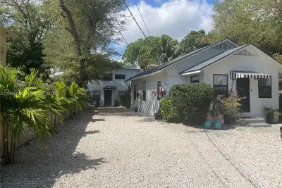 5504 NW 3rd Ave #F, Miami: photo 1 of 9