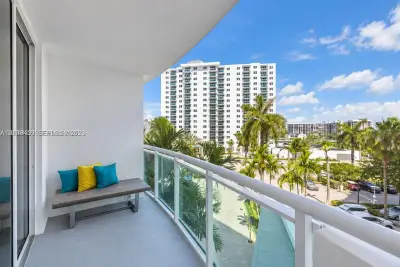 3001 S Ocean Dr #433, Hollywood: photo 1 of 30