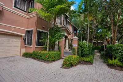 2706 Kinsington Cir #23-2, Weston: photo 1 of 35