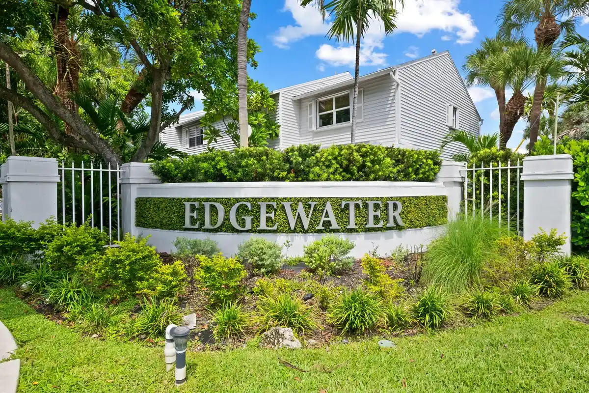 1843 NE 15th Ave, Fort Lauderdale: photo 1 of 29