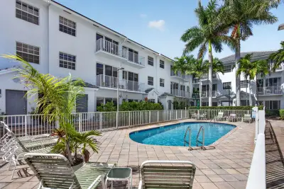 2725 NE 8th Ave #112, Wilton Manors: photo 1 of 49