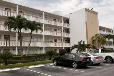 2094 Cornwall E, Boca Raton: photo 1 of 6