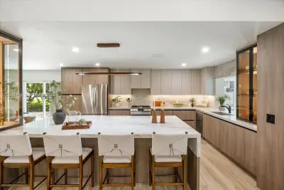 5600 SW 195 Ter, Southwest Ranches: photo 1 of 67