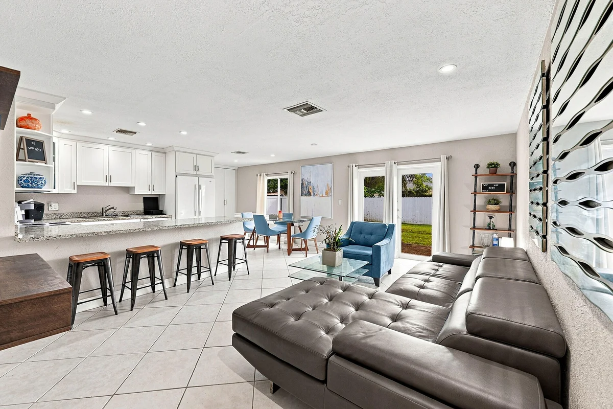 7804 SW 6th Ct, North Lauderdale: photo 1 of 26