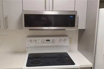 400 SW 134th Way #102F, Pembroke Pines: photo 1 of 7