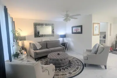 360 Windsor P, West Palm Beach: photo 1 of 24